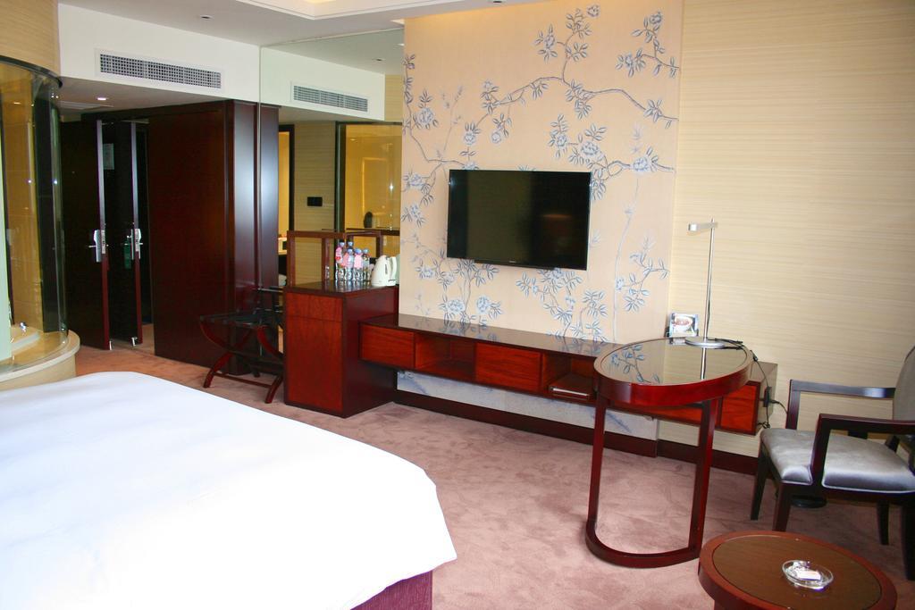 Mercure Shanghai Royalton Room photo